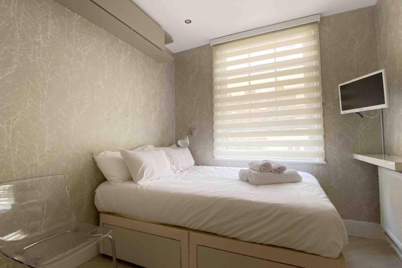 Charming 2-bed Apt With 2 Bathtub Central Londra
